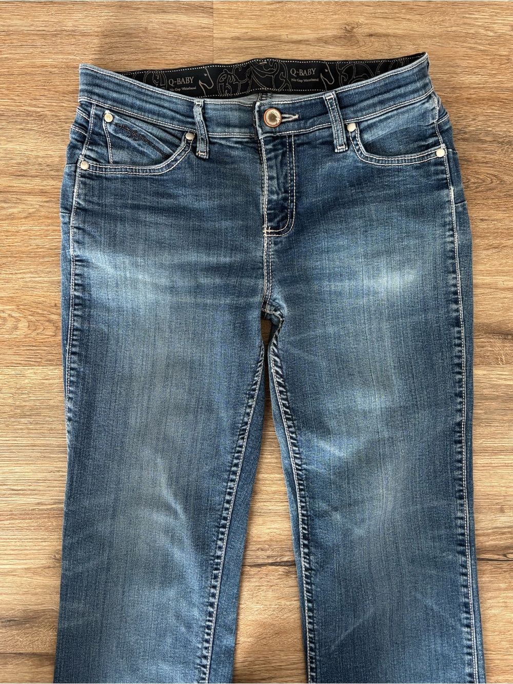 Q-baby Wrangler 7/8 x 32 WRQ25ST women’s jeans. Preloved. Med Rise. See info: - Picture 3 of 12